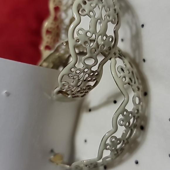 Veil (Metal cutout pattern) Hoop Earrings (11) - Picture 7 of 8